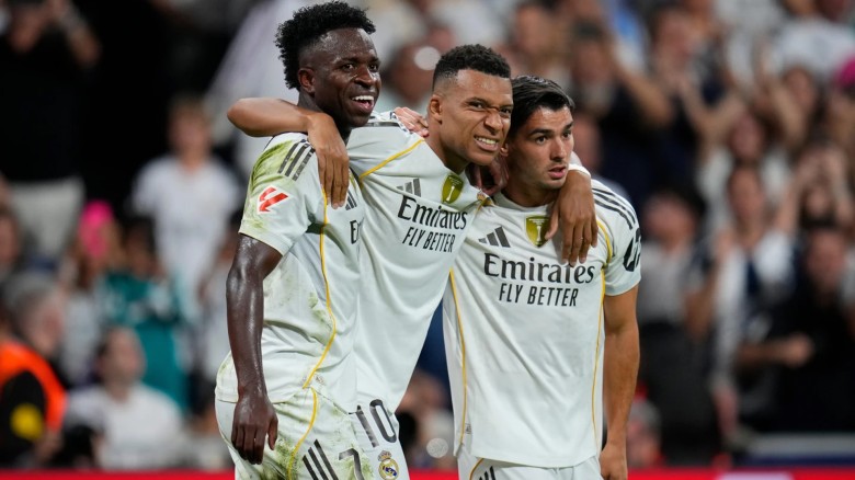 ভিনি-এমবাপ্পের গোলে শীর্ষে ফিরলো রিয়াল