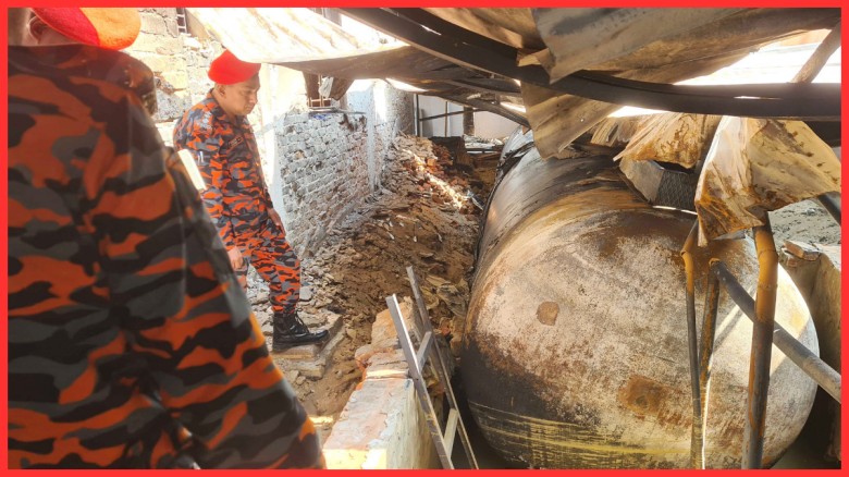 কক্সবাজারে এলপিজি গ্যাস পাম্পে আগুনে ৩০ ট্যুরিস্ট জিপ ভস্মীভূত, ১৫ জন আহত