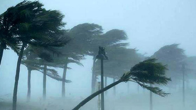 ঢাকাসহ ১২ অঞ্চলে ঝড়ের আভাস, নদীবন্দরে হুঁশিয়ারি সংকেত