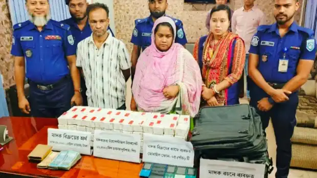 দিনাজপুরে বিপুল পরিমাণ ট্যাপেন্টাডলসহ দম্পতি গ্রেফতার লালমনি
