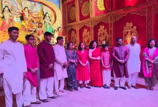 সোনারগাঁয়ে দুর্গাপূজা মন্ডপ পরিদর্শনে ভারতীয় উপ-হাইকমিশনার