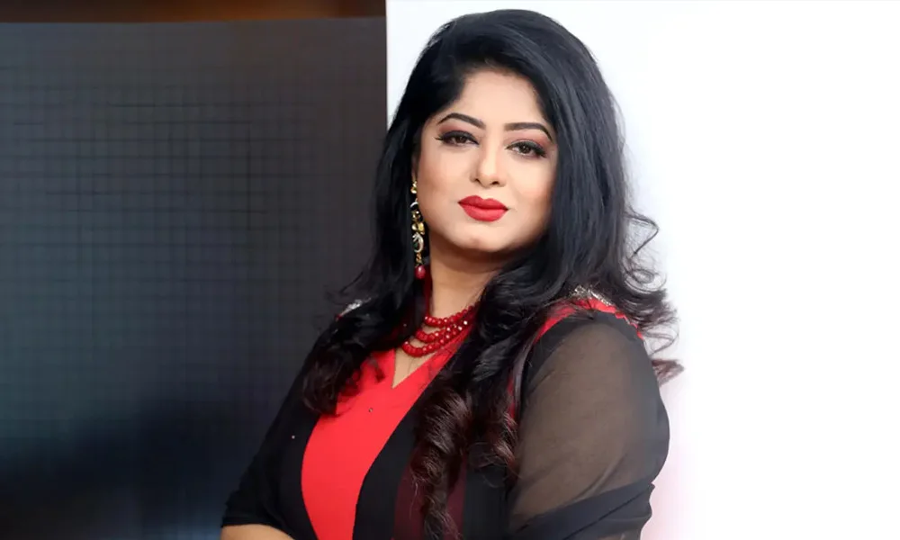 অবশেষে যুক্তরাষ্ট্রের গ্রিন কার্ড পেলেন চিত্রনায়িকা মৌসুমী