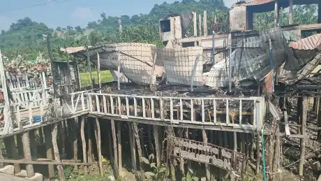 কক্সবাজারে রিসোর্টে অগ্নিকাণ্ডে স্বজন হারানোর শোকে স্তব্ধ ইস