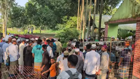 কুড়িগ্রামে সড়ক দুর্ঘটনায় নিহত মা ও দুই সন্তানকে দাফন