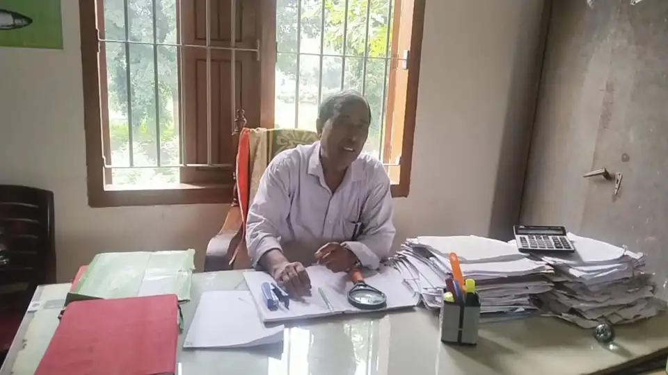 ঘুষ নেওয়ার অভিযোগ প্রমাণিত হলেও বহাল তবিয়তে সেই নায়েব