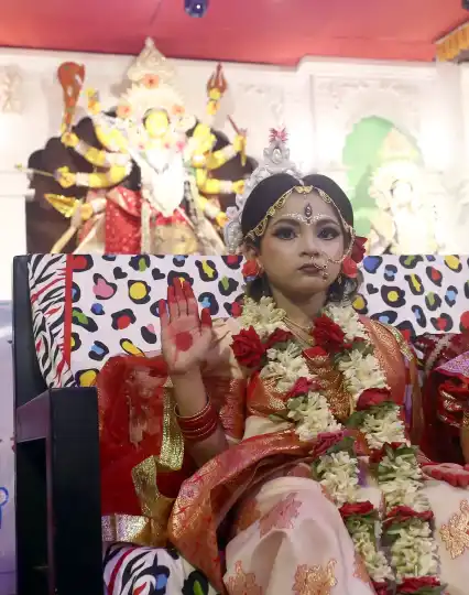 চট্টগ্রামের মন্দিরে কুমারীপূজায় জীবন্ত দেবীর আরাধনা ও নারীসম
