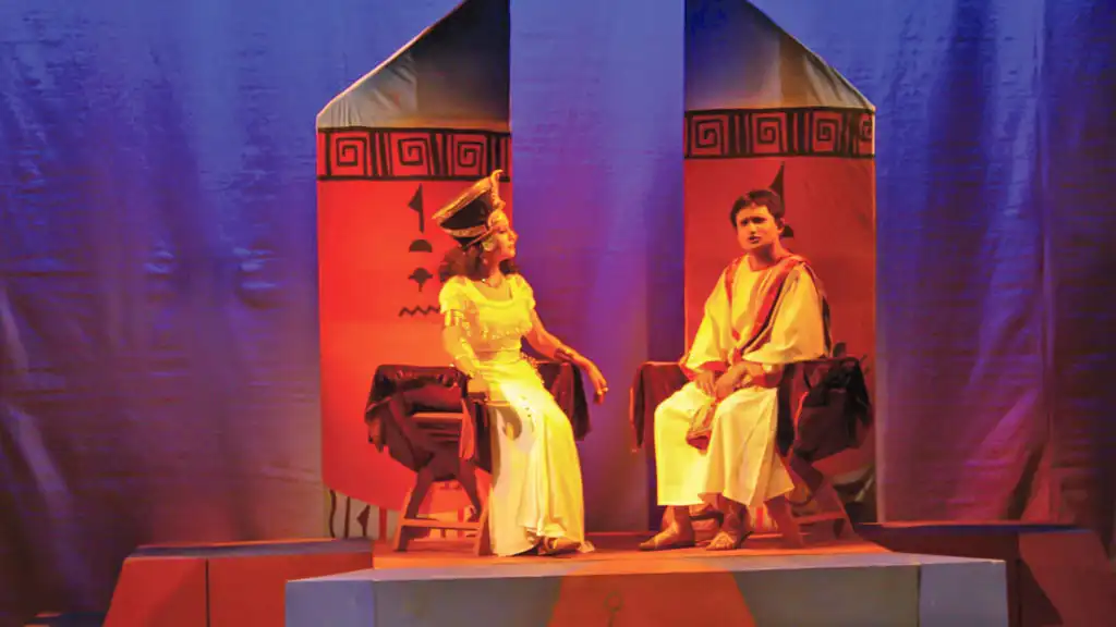 নান্দনিক নাট্য সম্প্রদায়ের ৪৯ বছর পূর্তি উদযাপি??