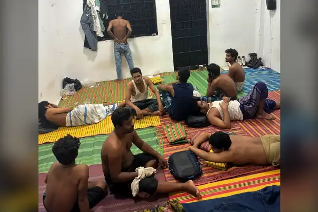 কম্বোডিয়ার প্রতারণা কেন্দ্র থেকে পালিয়ে বন্দি থাকা ৩০ বাংলাদ
