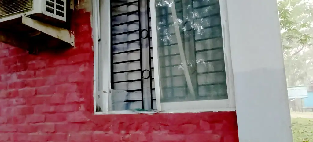 নাইক্ষ্যংছড়ি হাসপাতালে ককটেল হামলা, দায়িত্ব অবহেলার অভিযোগ