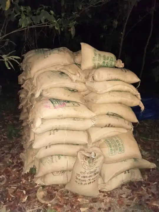 আমতলীতে জেলেদের ছয় টন চাল আত্মসাতের অভিযোগ অস্বীকার