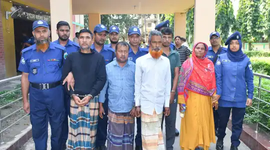 নওগাঁয় কানের দুল ও সম্পত্তি হাতিয়ে নিতে বোনকে খুন, ছোট ভাইসহ