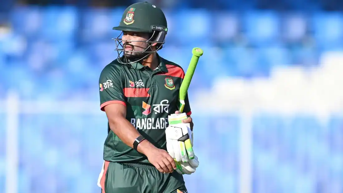 শারজায় আফগানিস্তানের বিপক্ষে টস জিতে ব্যাটিংয়ে নেমে ৭ ওভারে 