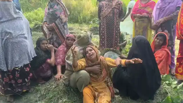 সিংগাইরে গাছ থেকে যুবকের ঝুলন্ত মরদেহ উদ্ধার, হত্যা নাকি আত্