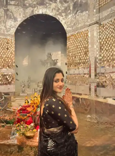 চট্টগ্রামের ভিন্নধর্মী রিপু রজনী মণ্ডপ পরিদর্শন করলেন পূজা চ