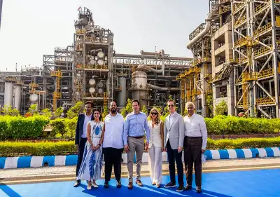 জ্বালানি কূটনীতি ও নির্বাচন সামনে রেখে জামনগরে মার্কিন পররাষ