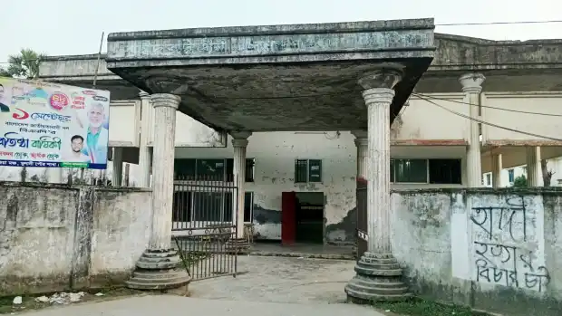 সম্মেলনের আগে অডিটরিয়ামের ফ্যান ও তিন দোকান চুরি
