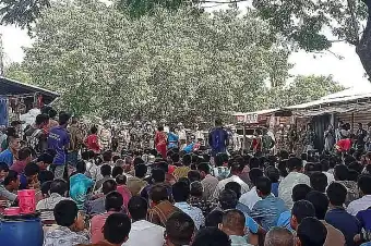 সাজেকে অবরোধের মুখে পর্যটকদের ফেরার পথে বাধা ও গোলাগুলি