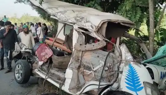 ফরিদপুরে বাসের ধাক্কায় চার স্বেচ্ছাসেবীর প্রাণহানি
