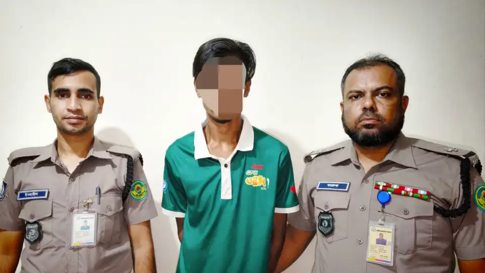 চট্টগ্রামে ইন্টারনেট প্রতিষ্ঠানে হামলা: সিসিটিভি দেখে রাজু গ