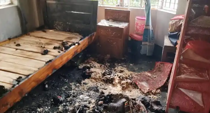 চাঁদপুরে গ্রামীণ ব্যাংকের শাখায় আগুন, থানায় অভিযোগ