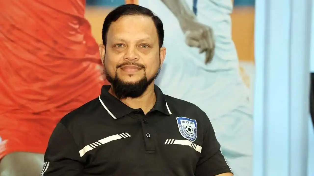 জাতীয় ফুটবল দলের সহকারী কোচের পদ ছাড়লেন হাসান আল মামুন
