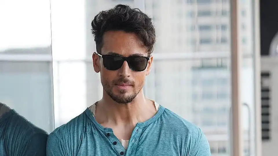 টাইগার শ্রফের ওপর হামলার পর শুটিংয়ে কঠোর নিরাপত্তার দাবি