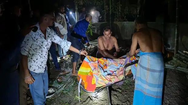 কড়া নিরাপত্তায় মানিক পশারীর দাফন সম্পন্ন
