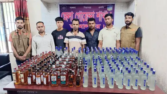 বকশীগঞ্জে ২১৭ বোতল মদসহ আটক ৫, মামলা দায়ের