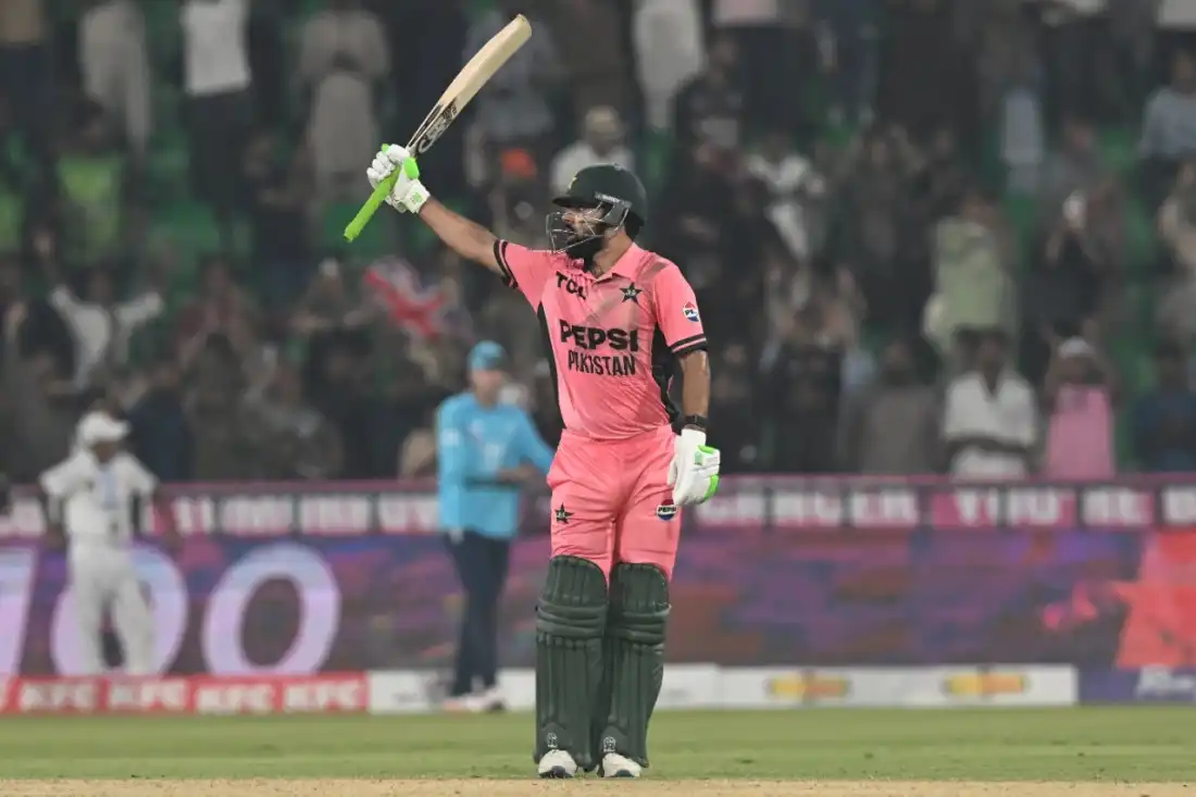 শাদাবের সেঞ্চুরিতে নাটকীয় জয়, ফাইনালে পাকিস্তান