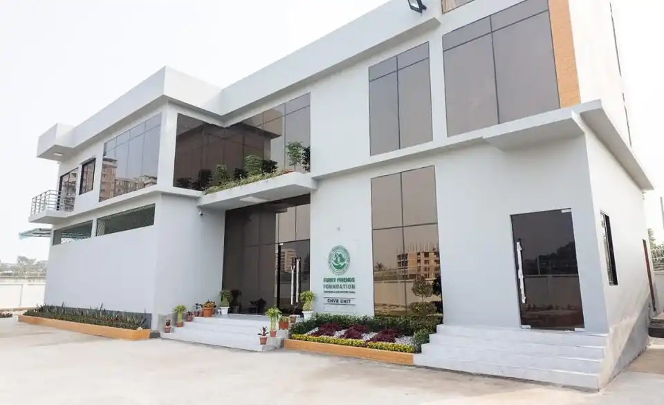 পথের প্রাণীর সুরক্ষায় কাজ করছে ফারি ফ্রেন্ডস ফাউন্ডেশন