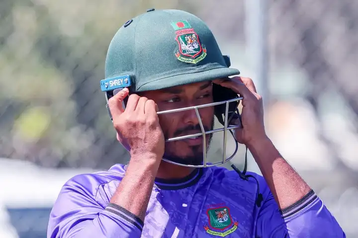 ডি থ্রি ট্রফি নিলাম: রেকর্ড পয়েন্টে দল পেলেন তাসকিন ও তানজিদ