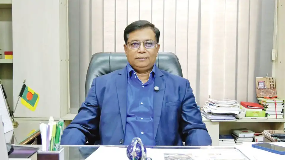পাঁচ বছরে সব শিক্ষার্থীকে ইন্টার্নশিপের পরিকল্পনা ইউজিসির...
