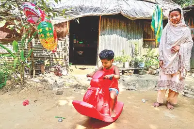বাবার স্মৃতিঘেরা খেলনায় দিন কাটছে ছোট্ট মুনতাহার