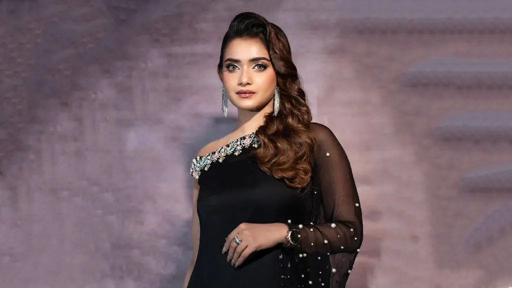 বাদীপক্ষকে হত্যার হুমকির অভিযোগে তানজিন তিশাকে আদালতে তলব