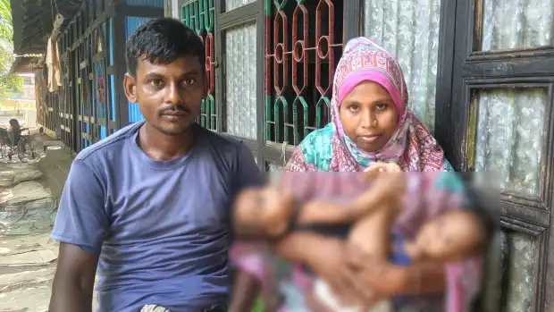 অর্থাভাবে ঢাকায় নেওয়া যাচ্ছে না জোড়া লাগা দুই শিশুকে
