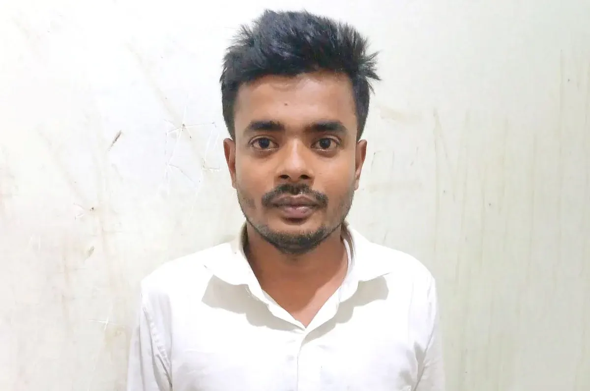 সিআইডি কর্মকর্তা সেজে মোটরসাইকেল ছাড়াতে গিয়ে আটক যুবক