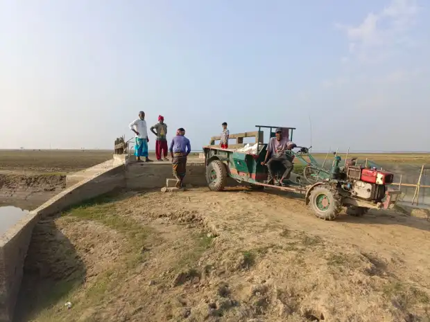 মিঠামইনে সেতু ধসে বিচ্ছিন্ন যোগাযোগ, চরম দুর্ভোগে কৃষকরা