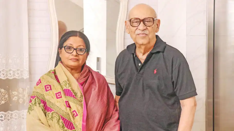 দর্শamate আসছে আবুল হায়াত-ডলি জহুরের 'আহারে জীবন'