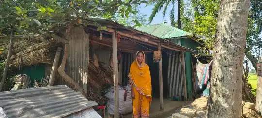 জিপিএ-৫ পেয়েও অর্থাভাবে অনিশ্চিত রুকসানার পড়াশোনা