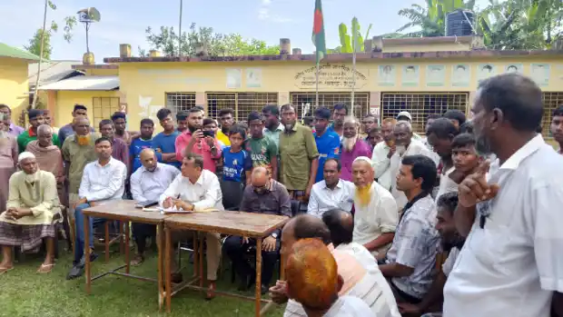 চিলখাল স্কুলে ভোটকেন্দ্র বদল নিয়ে আপত্তি, চলছে তদন্ত