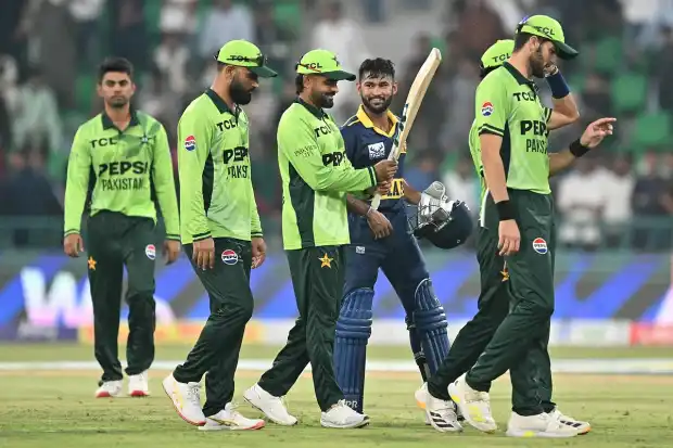 শ্রীলঙ্কার কাছে পাকিস্তানের পতন, ফাইনালে প্রতিপক্ষ লঙ্কানরাই