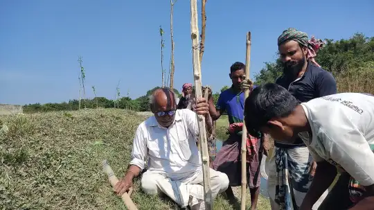 বয়স ৮০ ছাড়িয়েও বৃক্ষরোপণ থামেনি কার্তিকের