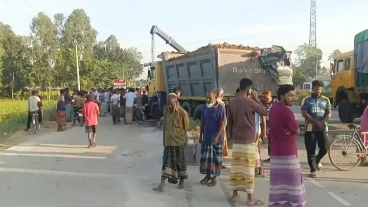 মিঠাপুকুরে বাসের ধাক্কায় নিহত ৩