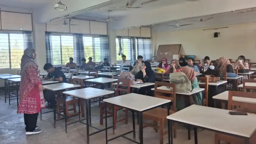 চুয়েটে আংশিক ক্লাস শুরু, আন্দোলন চলবে