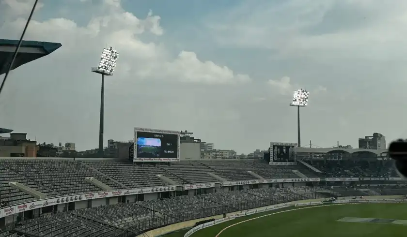মিরপুরে হঠাৎ কেন জ্বলে উঠল ফ্লাডলাইট