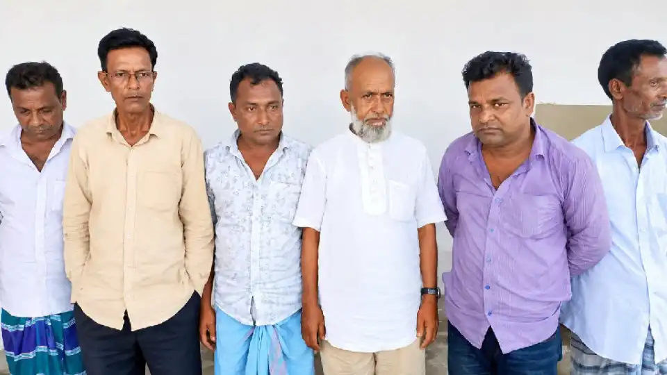 কেন্দুয়ায় জুয়ার আসর থেকে দুই ইউপি সদস্যসহ ছয়জন আটক