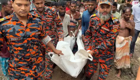 পাথরঘাটায় ট্রলারে কাজ করার সময় বিদ্যুৎস্পৃষ্টে জেলের প্রাণহা