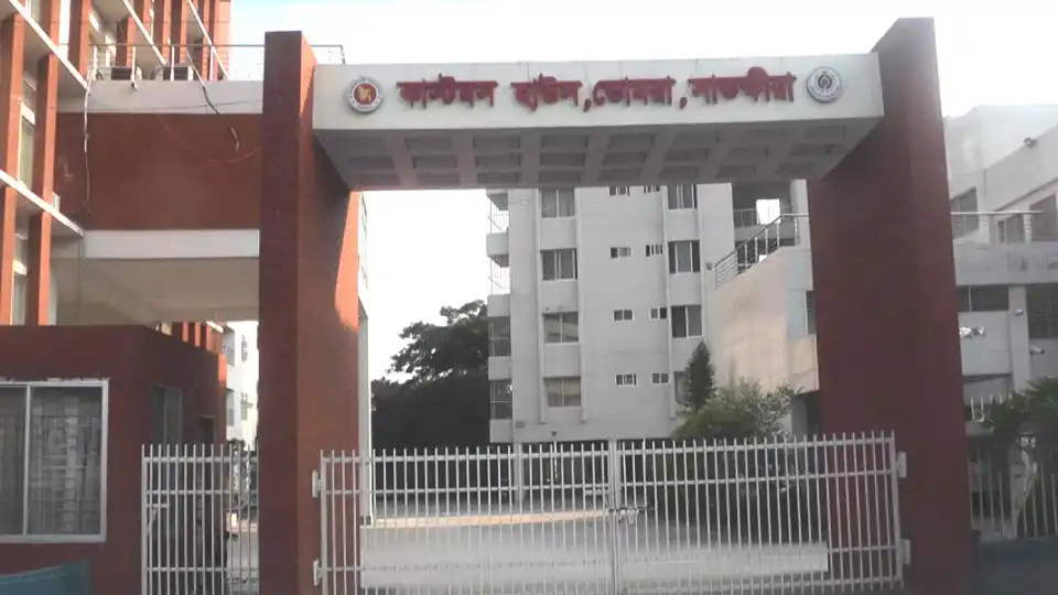 অসম লড়াই ও জ্বালানি সংকটে ভোমরা বন্দরের রাজস্ব ঘাটতি