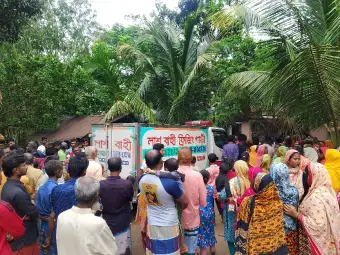 কুষ্টিয়ায় ফিরল প্রবাসে মৃত মনিরুলের কফিন