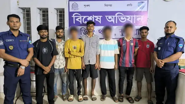 কুমিল্লায় কিশোর গ্যাং ও মাদক দমনে পুলিশের সাঁড়াশি অভিযান